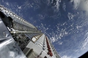 SpaceX zavádí internetovou službu Starlink Aviation pro letadla