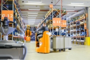 Nové ergonomické vozíky zvyšují výkon překládky, k dispozici jsou i s Li-Ion bateriemi