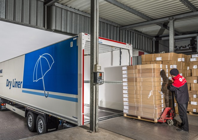 Online obchodování představuje výzvu i pro výrobce návěsů