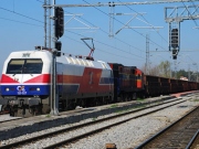 COSCO chce kromě řeckého přístavu i železničního dopravce