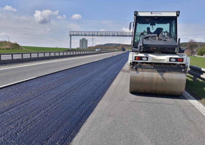 Stavbaři začnou v pondělí opravovat D6 u Nového Strašecí, řidiče čeká omezení