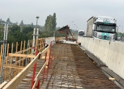 Na rozšíření D1 u Brna pracují dělníci i v noci, hotovo má být v červnu 2025