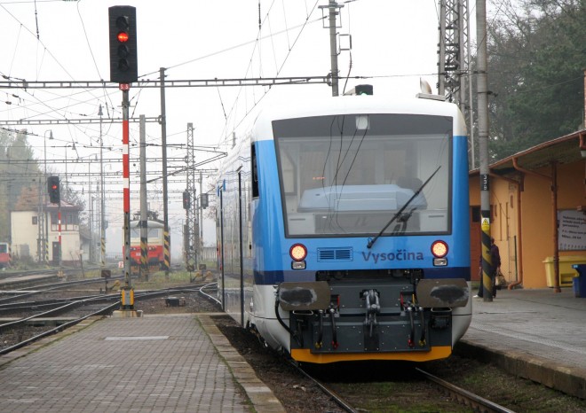 Stadler má zaplatit pokutu 13 milionů za pozdní dodání vozů