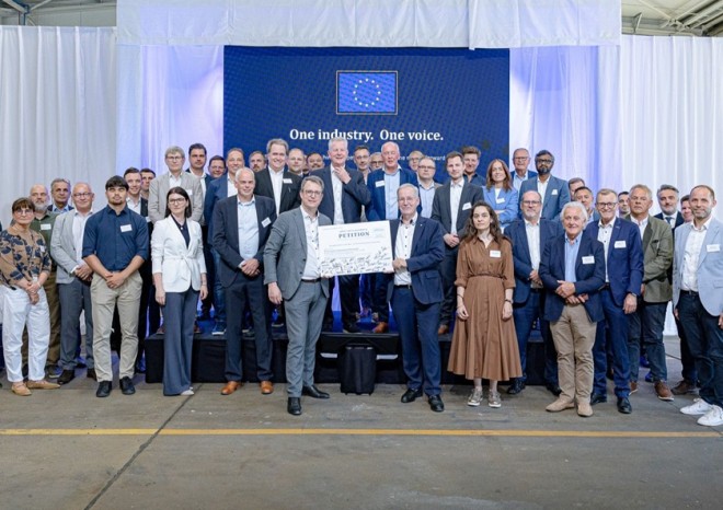 ​Schmitz Cargobull: Třicet ředitelů výrobců návěsů požaduje revizi evropského nařízení o emisích