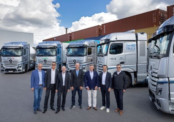 ​Testování nákladních vozů Daimler Truck s palivovými články bylo úspěšně dokončeno