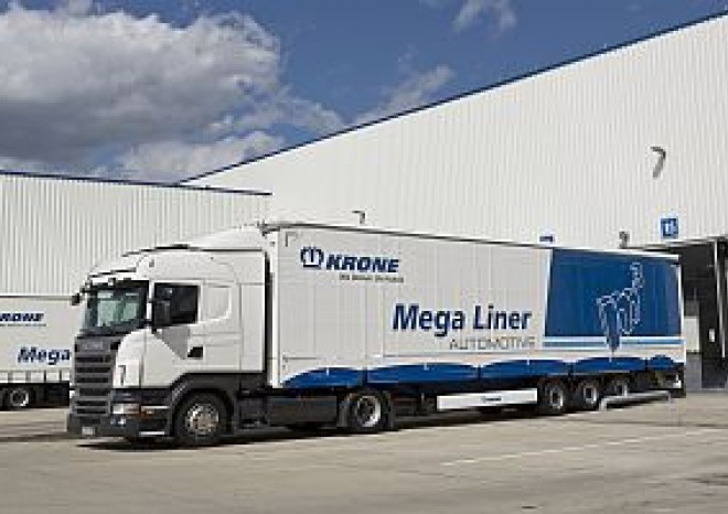 Návěsy Krone usnadňují dopravu na zakázku automobilového průmyslu