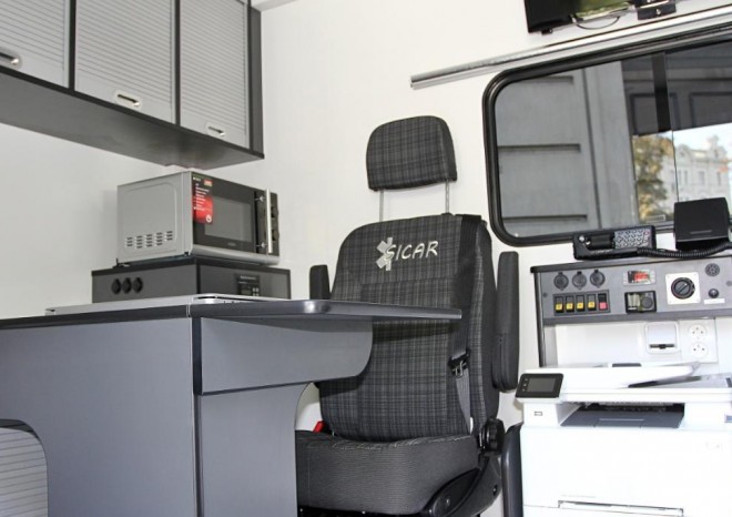 Středočeská policie má nový vůz vybavený pro kontrolu kamionů