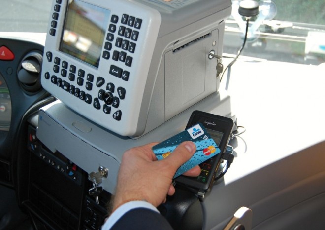Na cestu autobusem z Prahy do Kutné Hory stačí platební karta