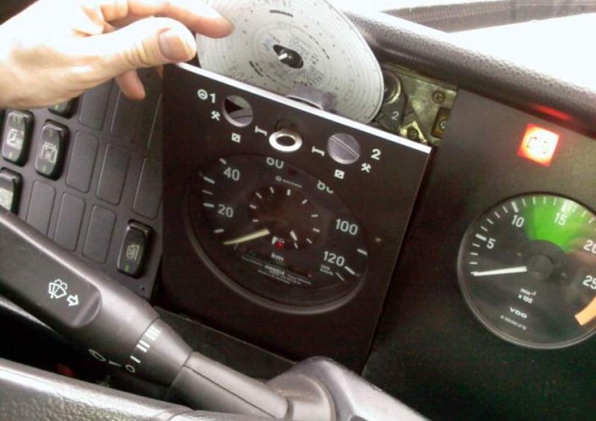 Evropská unie schválila dálkovou kontrolu tachografů