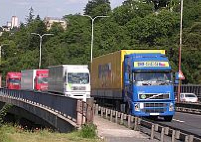 Výkony silničních dopravců do srpna vzrostly