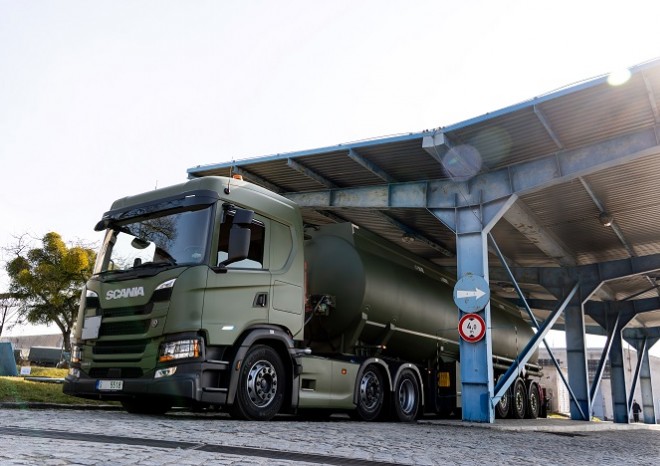 ​Armáda České republiky převzala nové cisternové soupravy s tahači Scania