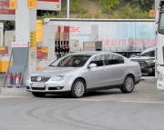 Na benzin či naftu chtějí podle průzkumu co nejdéle jezdit dvě třetiny Čechů