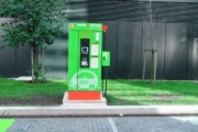 Premiér Sobotka chce zvážit přesun evropských peněz do elektromobility