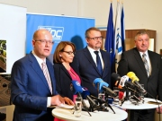 Sobotka: Železnice na letiště bude dokončena do roku 2024