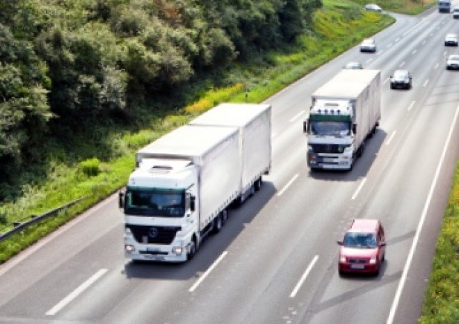 Sněmovní výbor nechce zavedení zákazu předjíždění kamionů