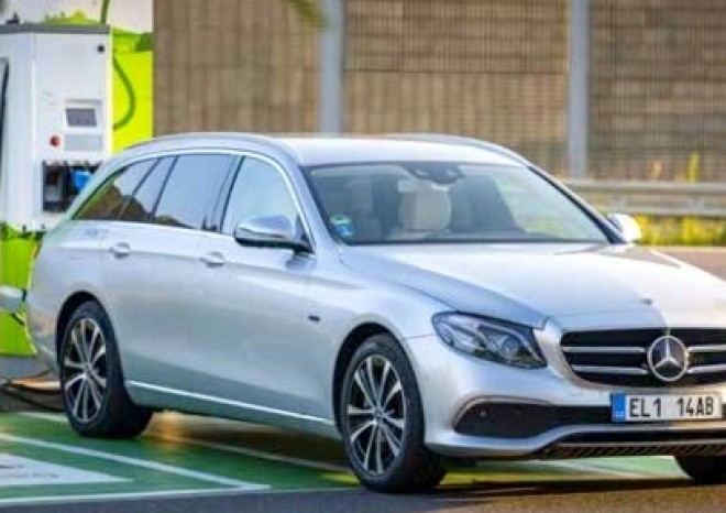 Nejekologičtější Mercedes-Benz třídy E kombinuje naftu a elektřinu