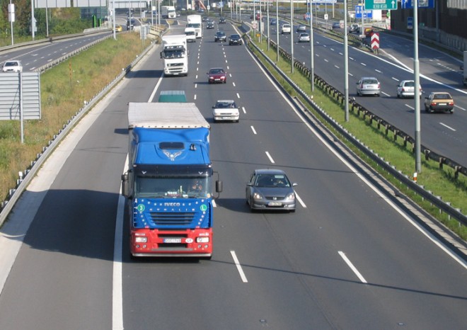 Dan Ťok chce prosadit, aby kamiony vozily méně nákladu než 48 tun