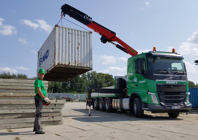 ​Firma EDIKT převzala Volvo FH s jeřábem