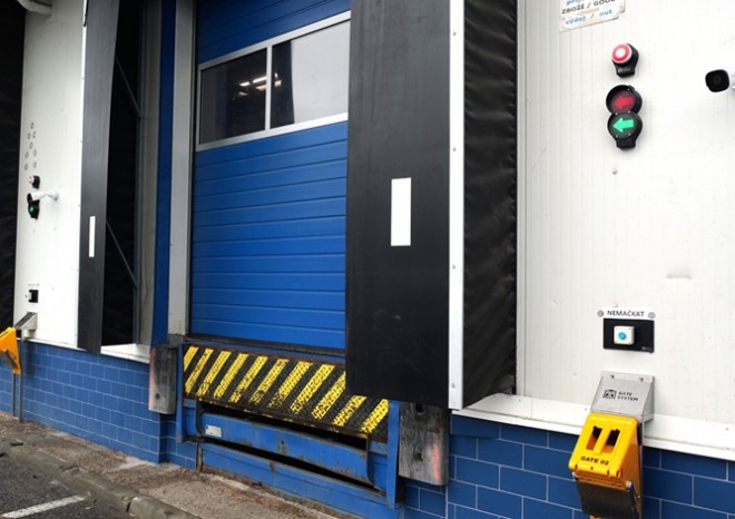 ​Společnost MEGATECH Industries Jablonec zvýšila bezpečnost nakládek díky Gate Systému od Wadimexu