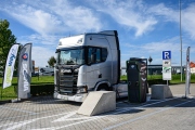 ​Scania a GreenWay otevírají dobíjecí stanice pro elektrické nákladní automobily v Senci a Žilině