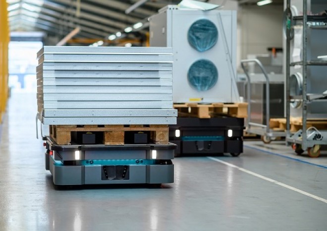 ​IFR: dynamika automatizace interní logistiky se stále zvyšuje