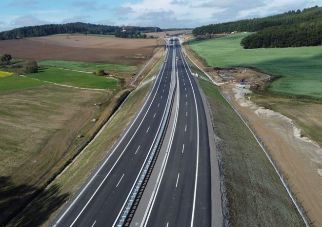 ​Rok 2025 D4: každý den přes 15 tisíc automobilů a tři výjezdy operátora na pomoc řidičům