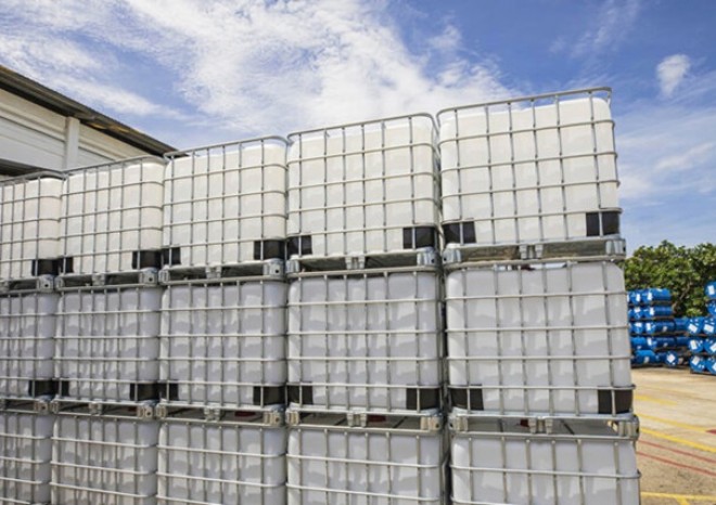 ​DSV rozšiřuje logistiku o služby šité na míru, například přečerpávání olejů přímo u zákazníka