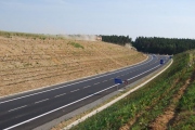 Na přetížené silnici Plzeň-Most vzniknou dva obchvaty