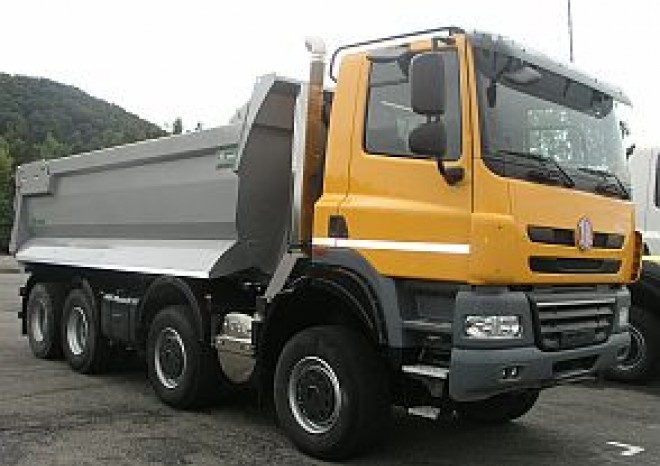 Nový model Tatra Phoenix vyjel na polygon v Kopřivnici