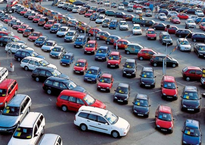 Průměrný věk osobních vozidel v ČR vzrostl na 14,2 roku