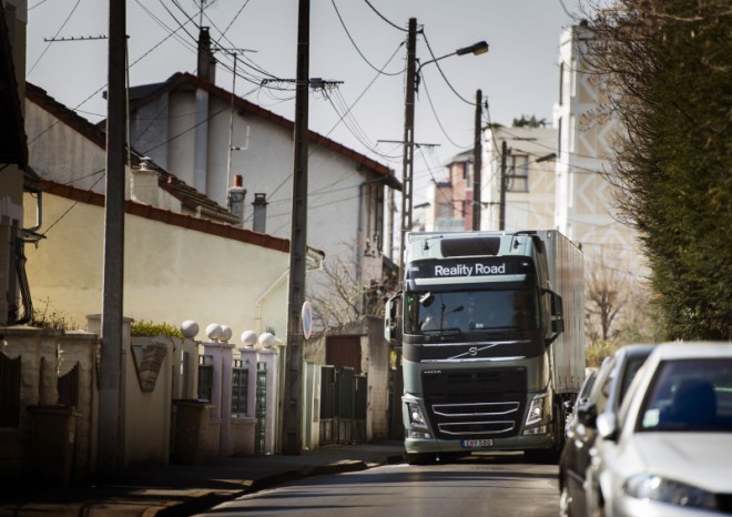 Volvo uvádí systém Positioning+ pro přepravy just-in-time