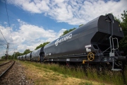Rail Cargo Logistic posiluje svůj vozový park o 50 nových vagonů na obilí (Tagnpps 95 m3) od společnosti Ermewa