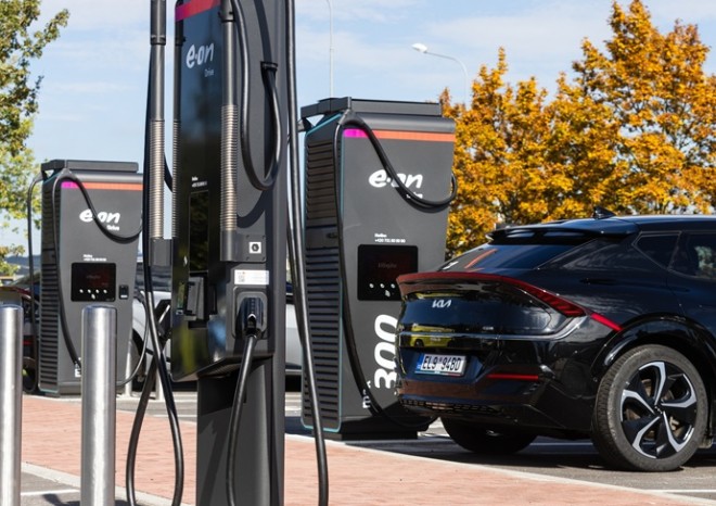 ​Řidiči letos odebrali za devět měsíců v síti E.ON Drive o 40 procent více energie než za celý minulý rok