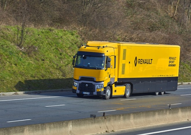 ​Renault Trucks vozí závodní monoposty Formule 1