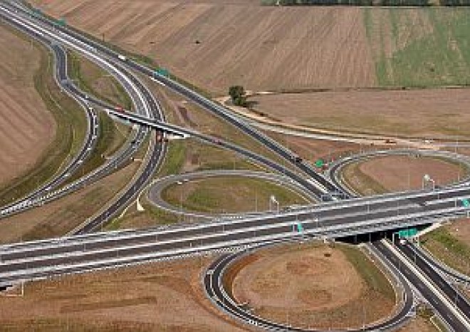 Ministerstvo zřejmě zastaví většinu dopravních staveb