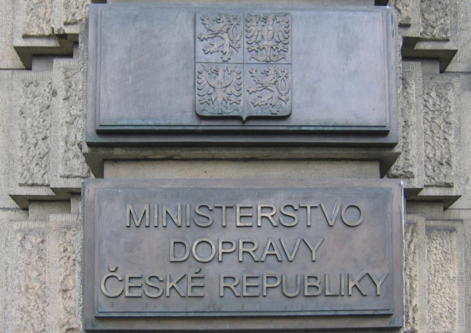 Ministerstvo dopravy nemůže vybrat vítěze na registr vozidel