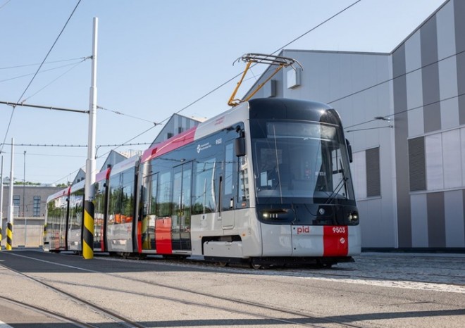 ​Nové pražské tramvaje Škoda 52T již mají homologaci a typové schválení