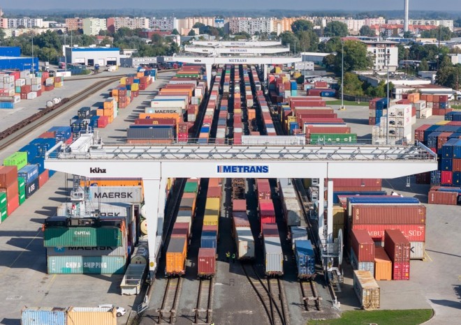 ​HHLA uzavírá první pololetí roku 2025 velmi úspěšně