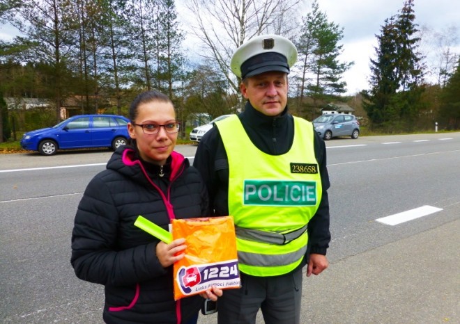 Motoristé měnit výstražné vesty v povinné výbavě nemusí