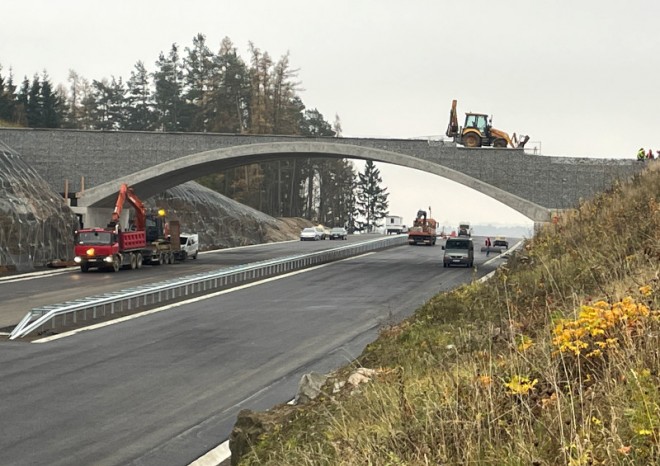 Na D4 Via Salis skončila uzavírka u Milína