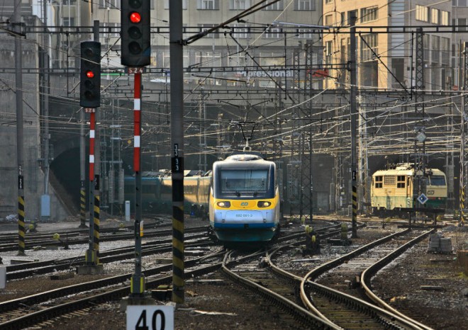 Zvyšování rychlosti na české železnici