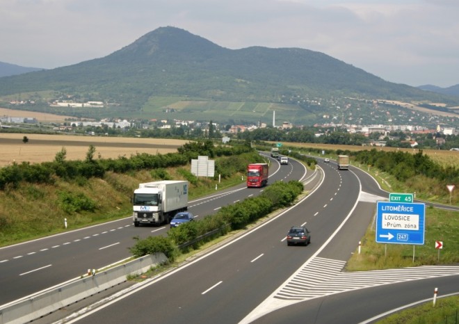 Za výjimky ze zákazu jízd kamionů se platit nebude