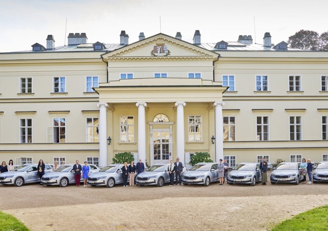 Škoda Auto dodala 20 vozů organizacím sociální péče na Mladoboleslavsku, Rychnovsku i Vrchlabsku