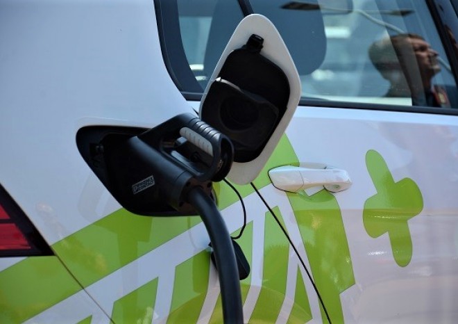 ​Sdružení automobilového průmyslu partnerem vzdělávání v oblasti baterií