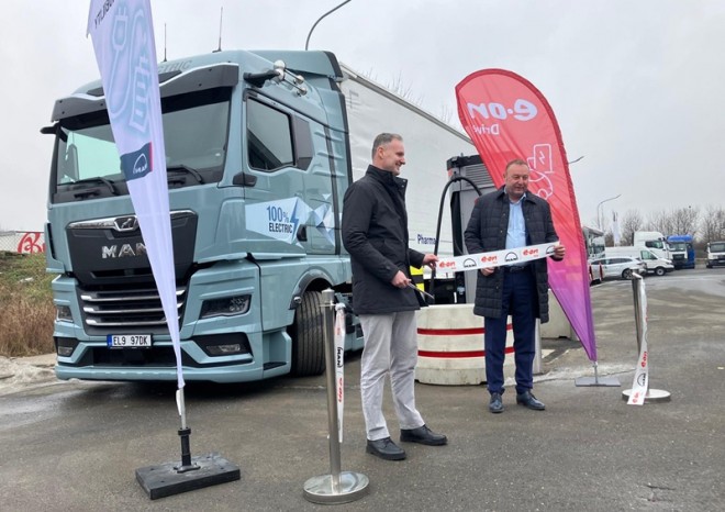 ​E.ON Drive otevírá v Čestlicích druhou dobíječku pro těžká nákladní vozidla v Česku, první ve spolupráci s MAN