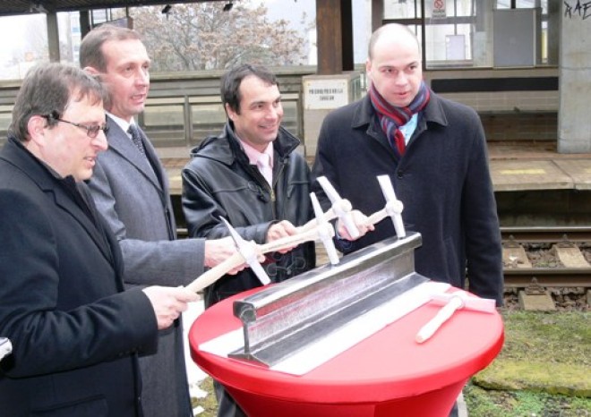 Začala modernizace železniční tratě mezi Prahou Holešovicemi a Bubenčí