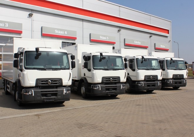 První modely Renault D Wide 18 CNG pro Hrubý autodprava