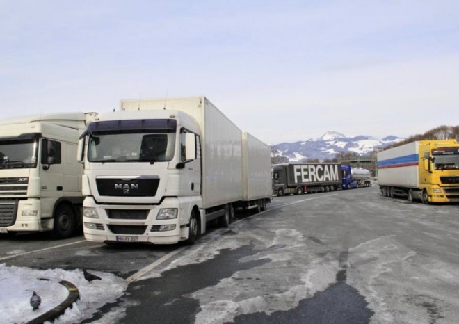 ​IRU ostře kritizuje chystaný zákaz jízd kamionů v údolí Innu