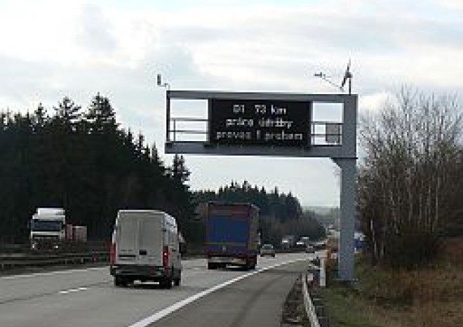Na dálnicích bude dvakrát tolik informačních tabulí