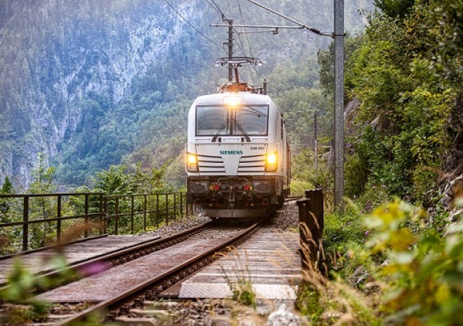 ​Velká zakázka pro Siemens Mobility: Akiem objednal 50 duálních lokomotiv